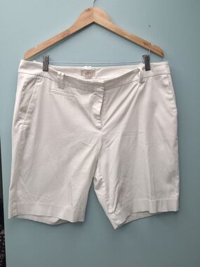 LOFT Women's Classic Bermuda Shorts In Cream
